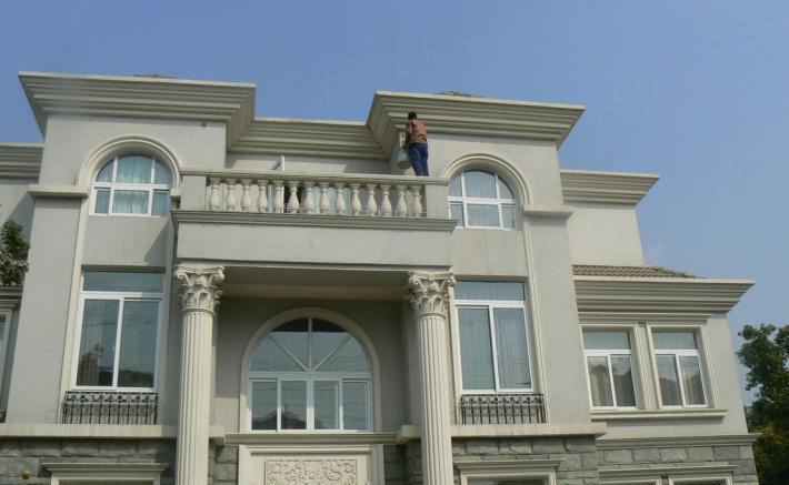 外墻涂料真石漆對(duì)外墻瓷磚進(jìn)行翻新施工方法